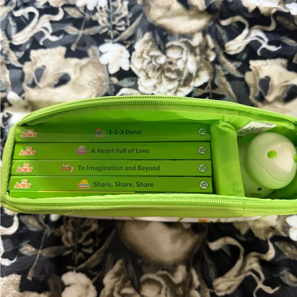 LeapFrog Tag Junior with 5 books